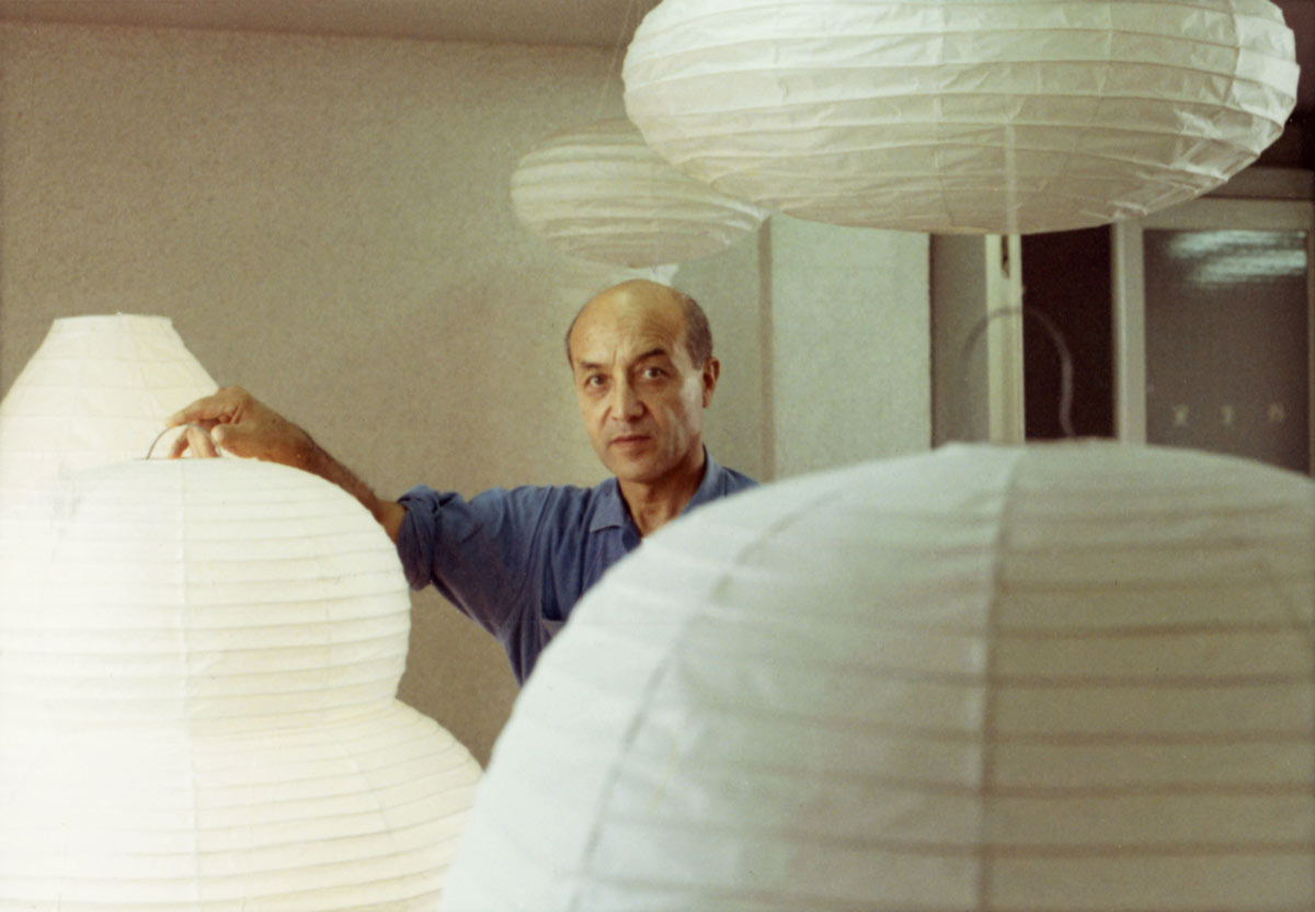 isamu noguchi and akari paper lamps